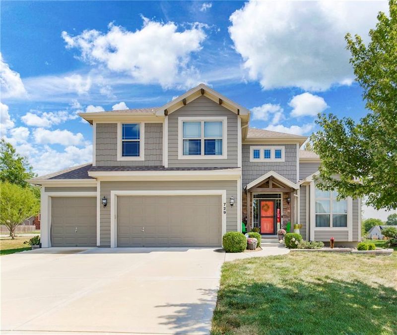 729 S Franklin St, Raymore, MO 64083