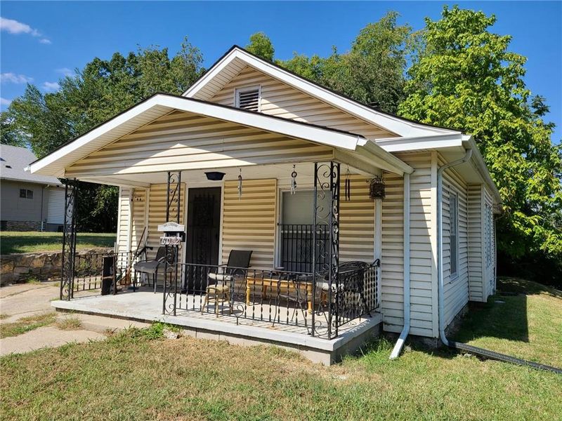 6042 E 13th St, Kansas City, MO 64126