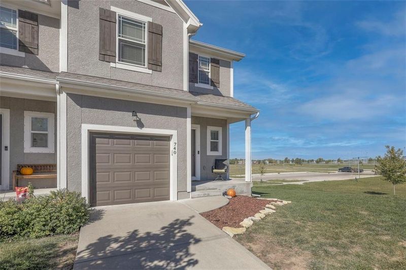 740 W Shawnee Ct, Gardner, KS 66030