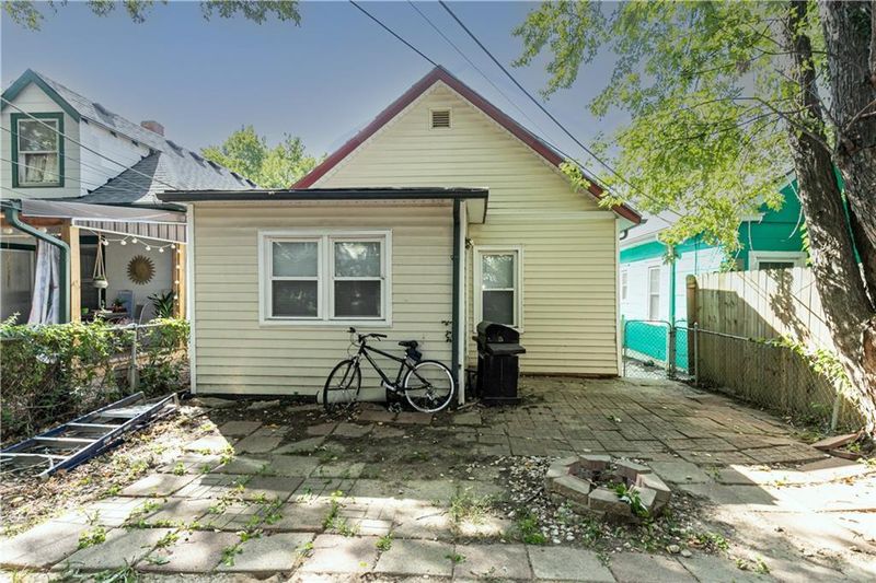 802 E 42nd St, Kansas City, MO 64110