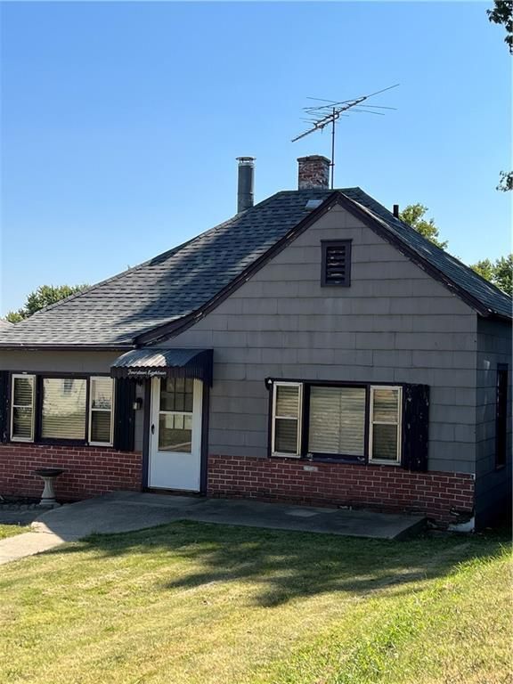 1418 Atchison St, Atchison, KS 66002