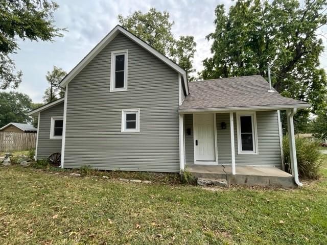 921 W 6th St, Pittsburg, KS 66762
