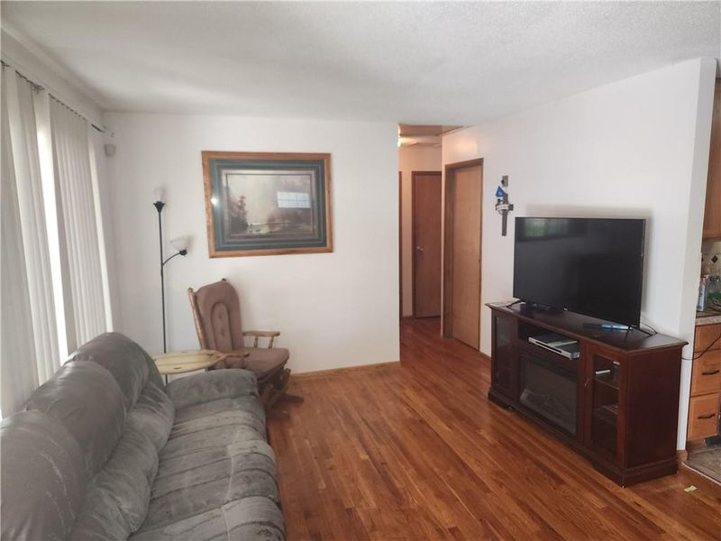 632 N 83rd Ter, Kansas City, KS 66112
