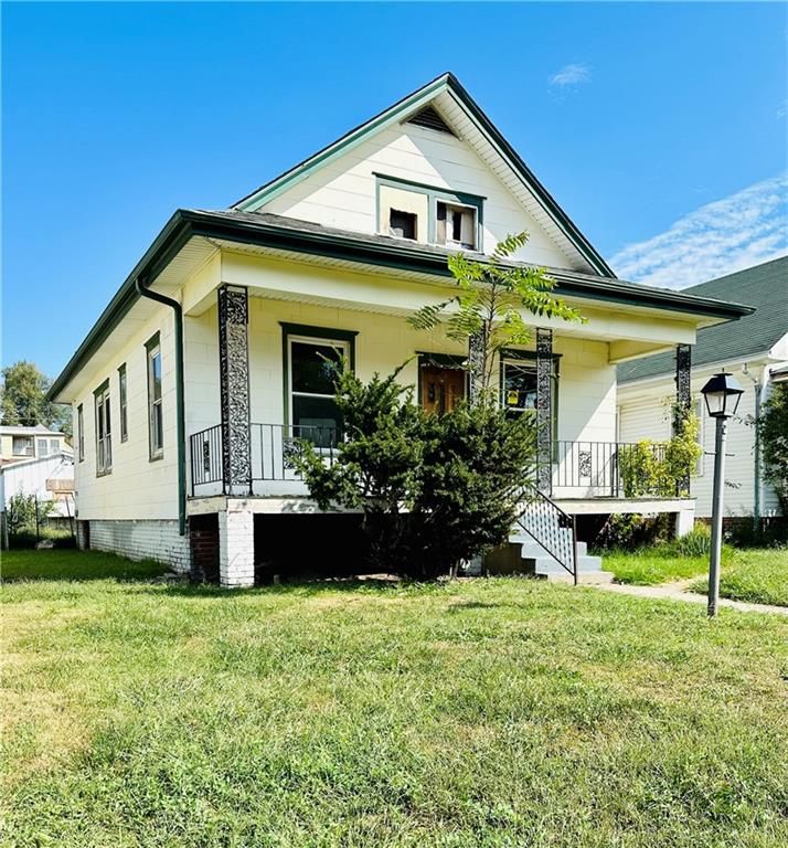 2523 Messanie St, St Joseph, MO 64503