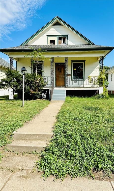 2523 Messanie St, St Joseph, MO 64503