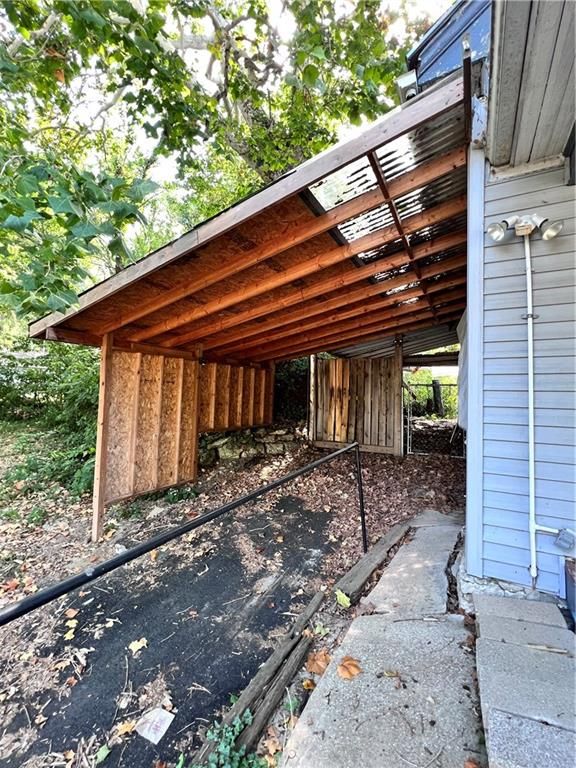 4815 E 18th St, Kansas City, MO 64127