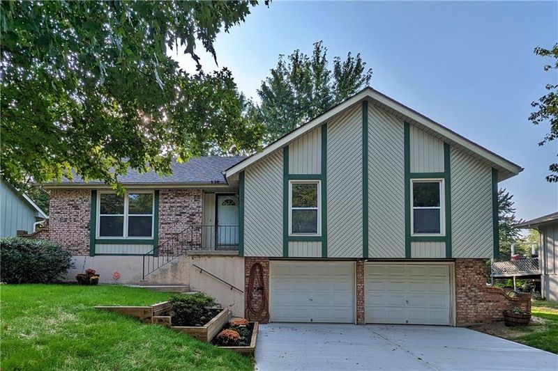 2801 SE 4th St, Blue Springs, MO 64014