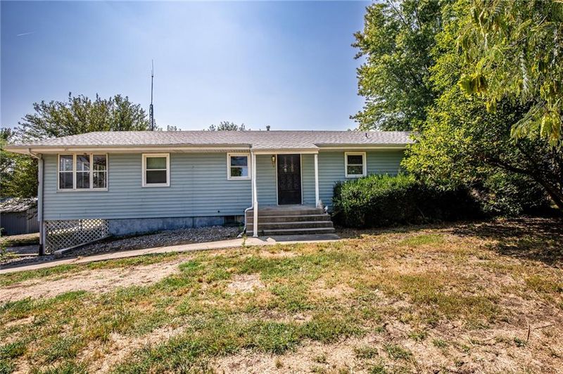 20407 E 1100th Rd, Pleasanton, KS 66075
