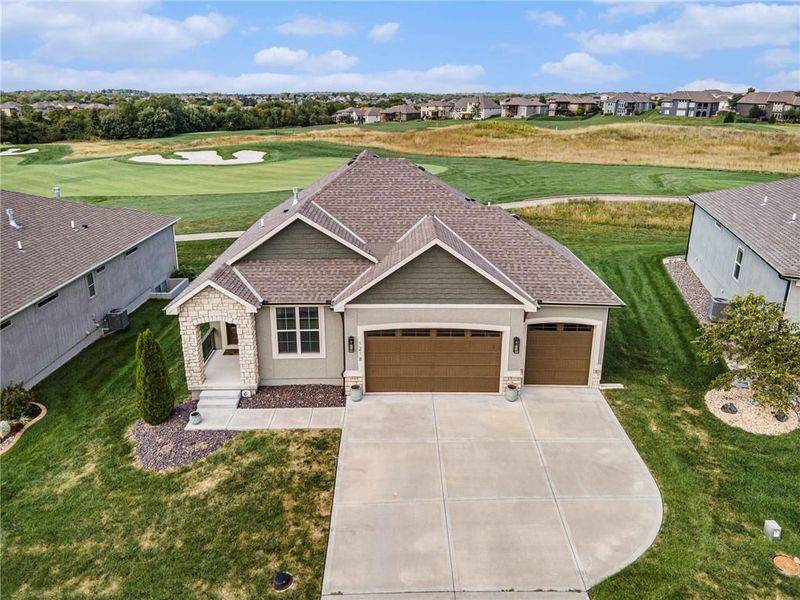 1218 Buckingham Ct, Raymore, MO 64083