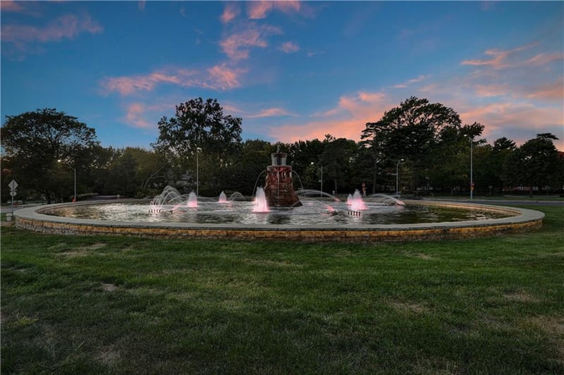 1035 W Meyer Blvd, Kansas City, MO 64113