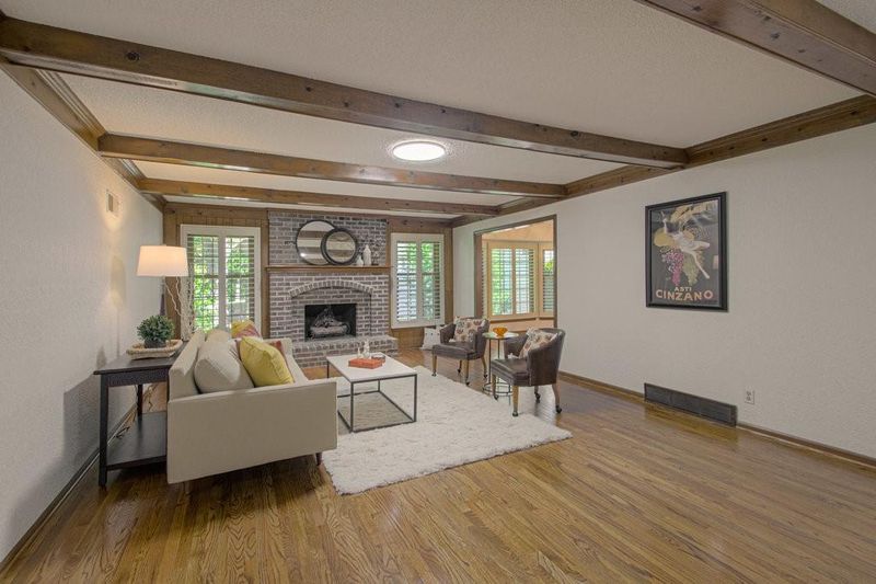 11155 Eby St, Overland Park, KS 66210
