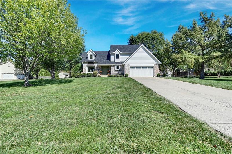 12406 W 154th Ter, Overland Park, KS 66221