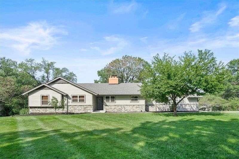9600 Canterbury St, Overland Park, KS 66206