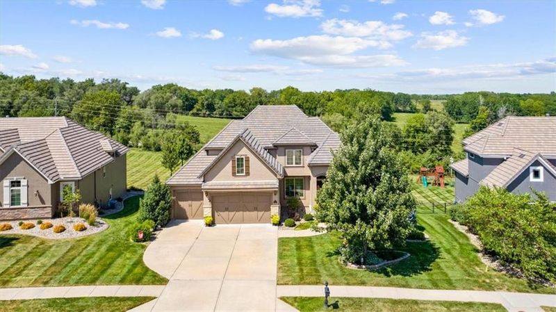 5920 NW 107th St, Kansas City, MO 64154
