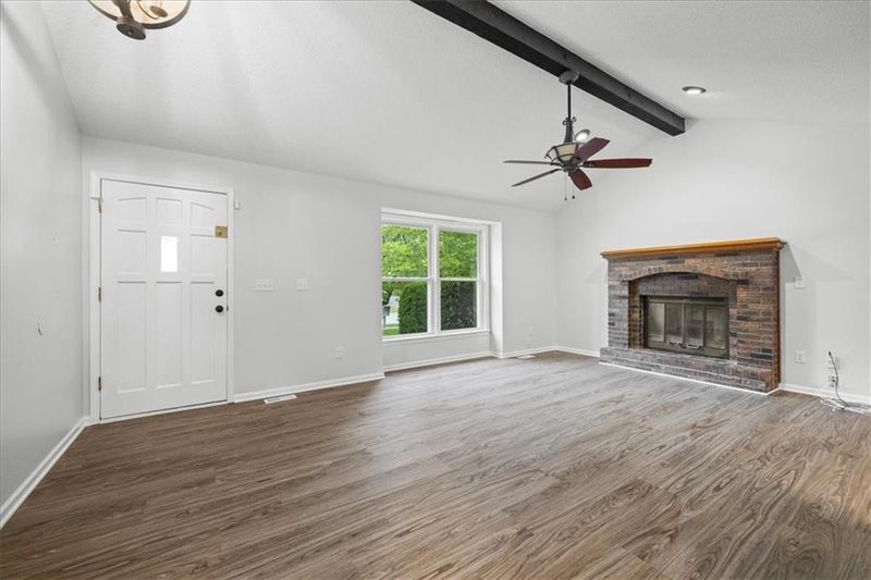 1005 SE 7th St, Lee's Summit, MO 64063