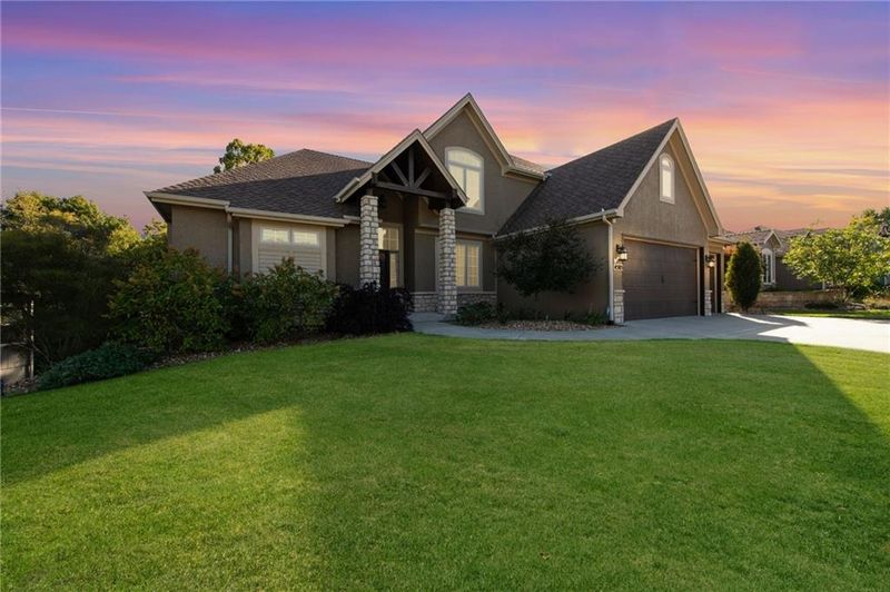 4505 NW Montebella Dr, Riverside, MO 64150