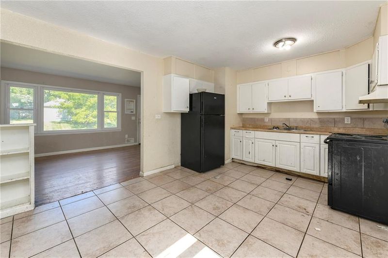 7805 E 108th St, Kansas City, MO 64134