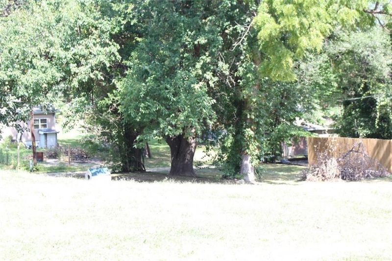 1402 Walker Ave, Kansas City, KS 66104