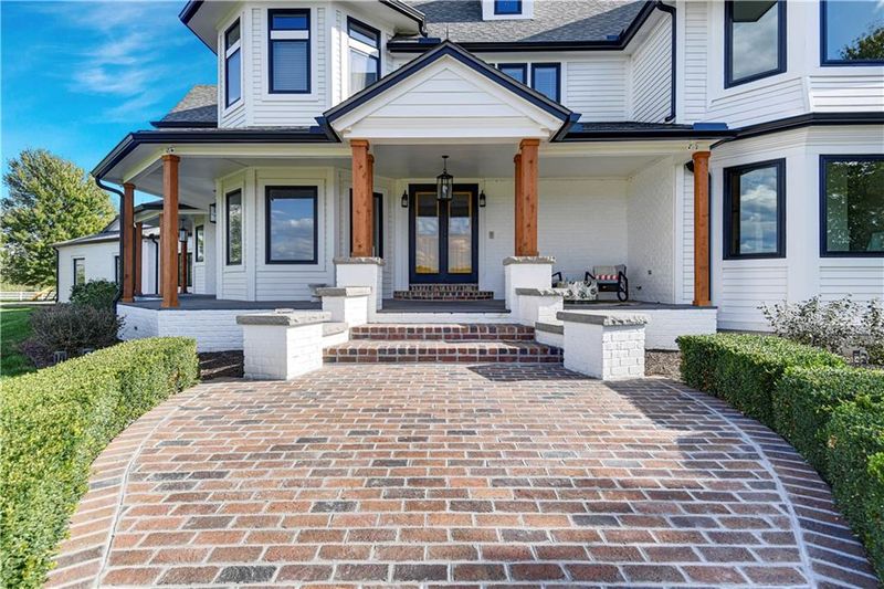 9035 W 175th St, Overland Park, KS 66221