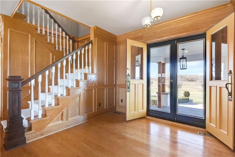 9035 W 175th St, Overland Park, KS 66221