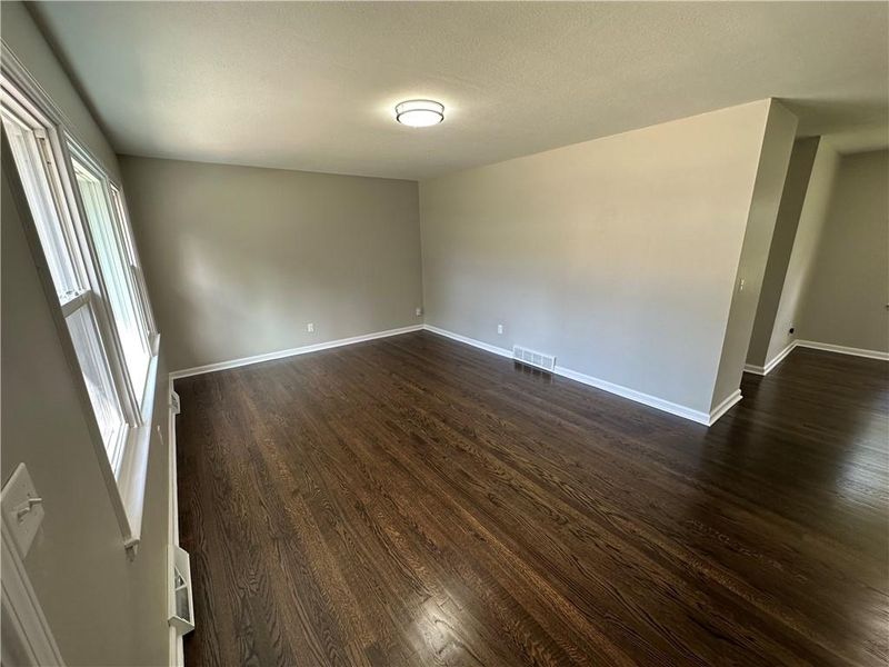 7607 Grandview Ln, Overland Park, KS 66204