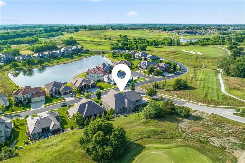 9205 Cottonwood Canyon Dr, Lenexa, KS 66219