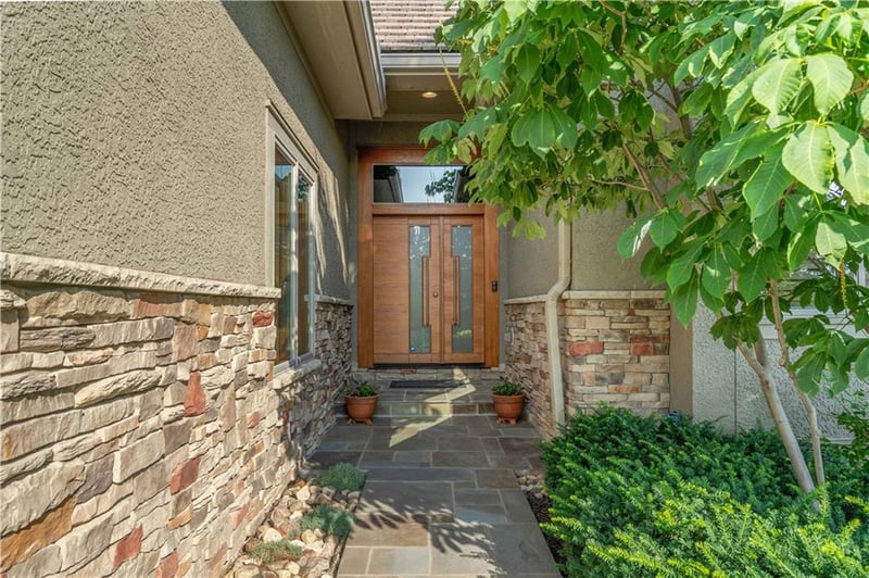 9205 Cottonwood Canyon Dr, Lenexa, KS 66219