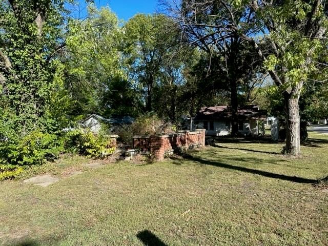 427 E Allison St, Nevada, MO 64772