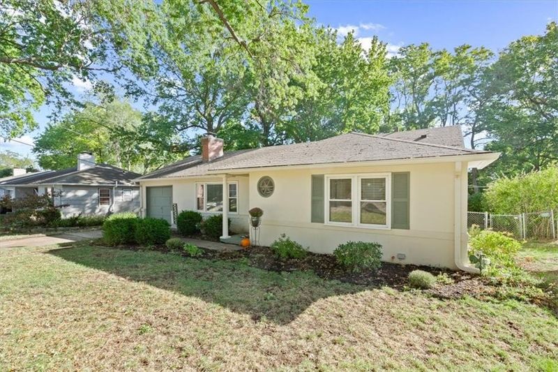 7635 Charlotte Ave, Kansas City, MO 64131