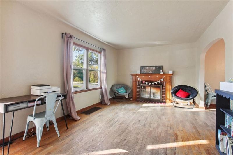 1501 S 52nd Ter, Kansas City, KS 66106