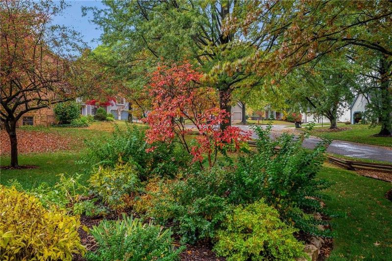1521 Eldorado Dr, Lawrence, KS 66047