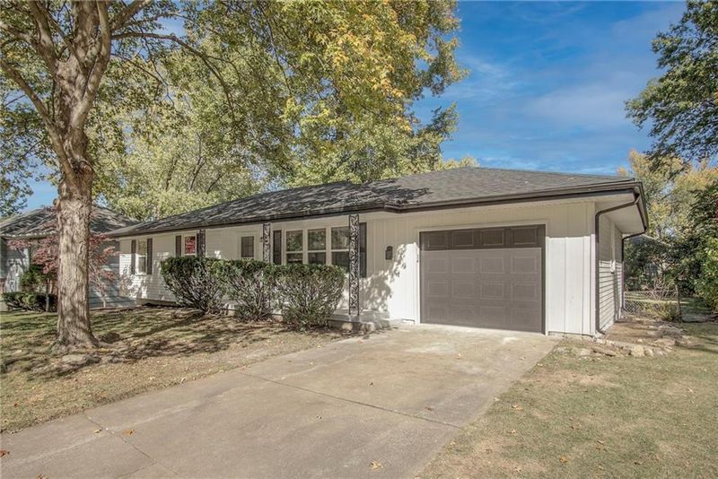 8306 E 105th St, Kansas City, MO 64134