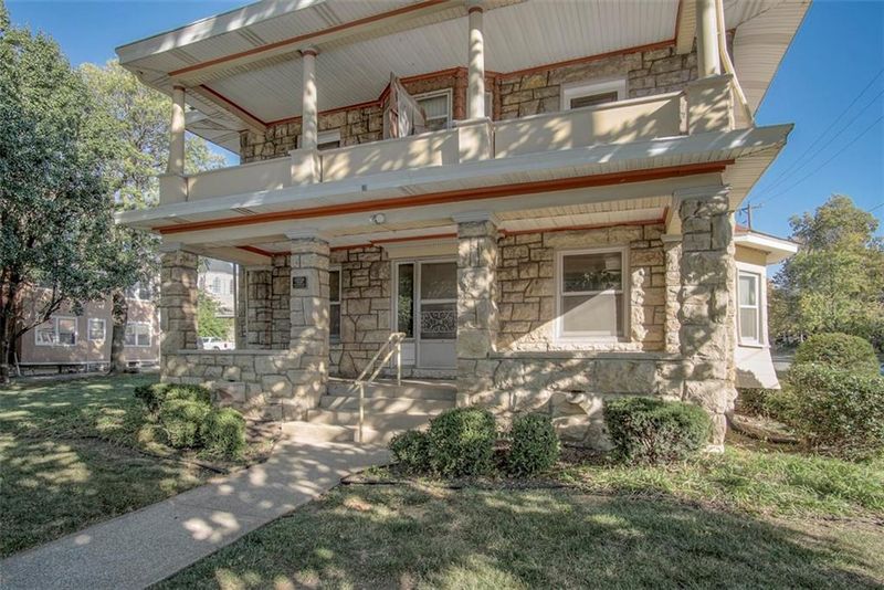 200 W 34th St, Kansas City, MO 64111