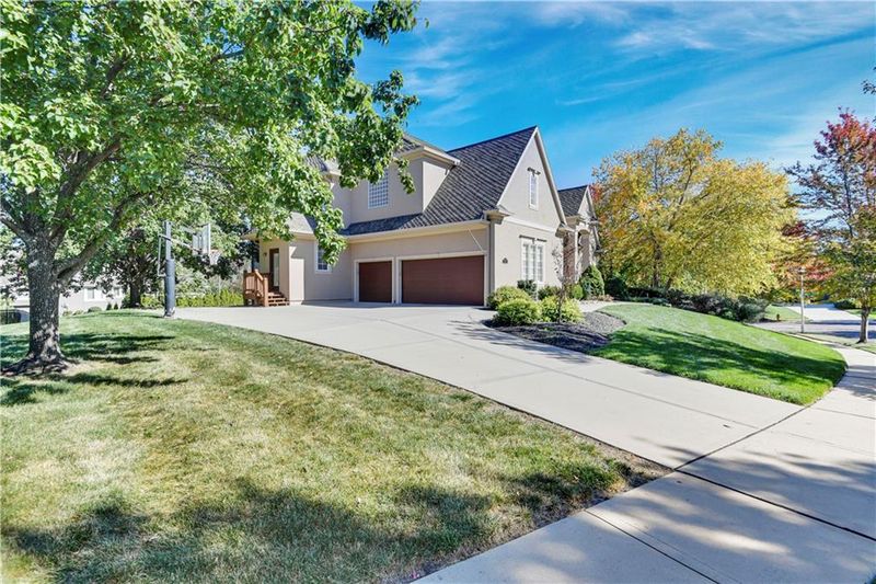 14305 Connell St, Overland Park, KS 66221