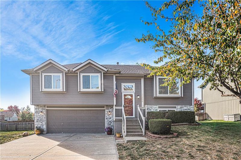 11504 N Windsor Ave, Kansas City, MO 64157