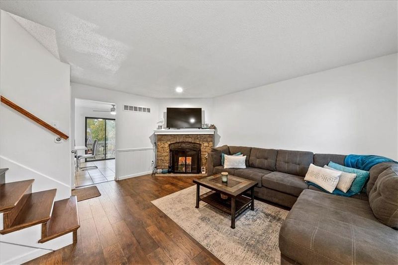 8213 Switzer Rd, Overland Park, KS 66214