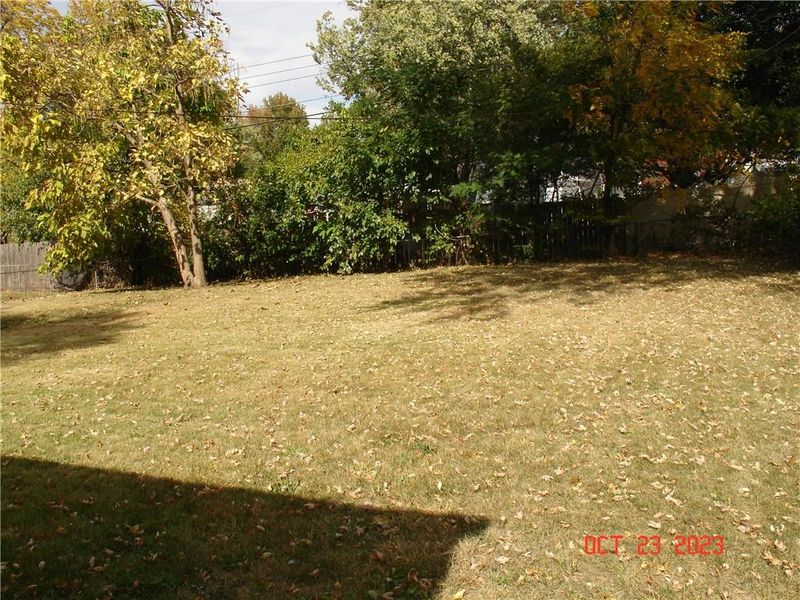 16204 E 32nd St S, Independence, MO 64055