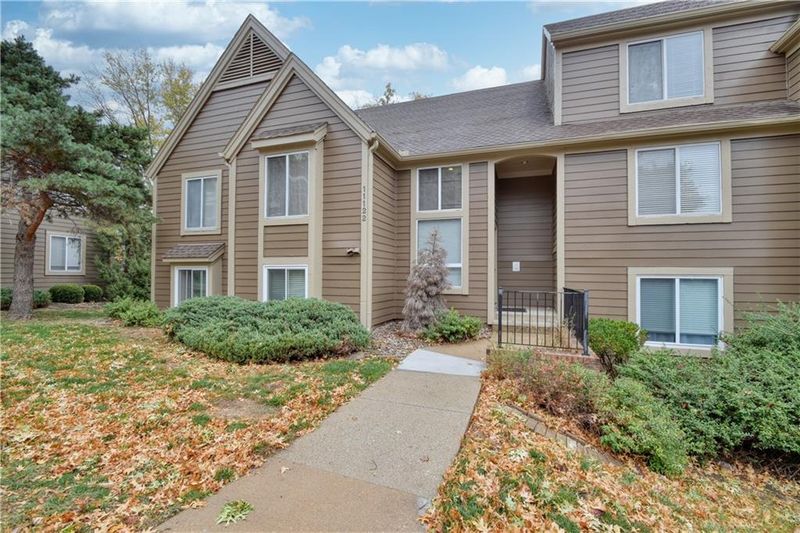 11122 Nieman Rd #202, Overland Park, KS 66210