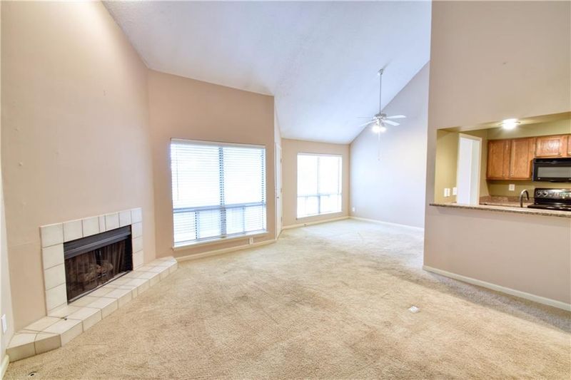 11122 Nieman Rd #202, Overland Park, KS 66210