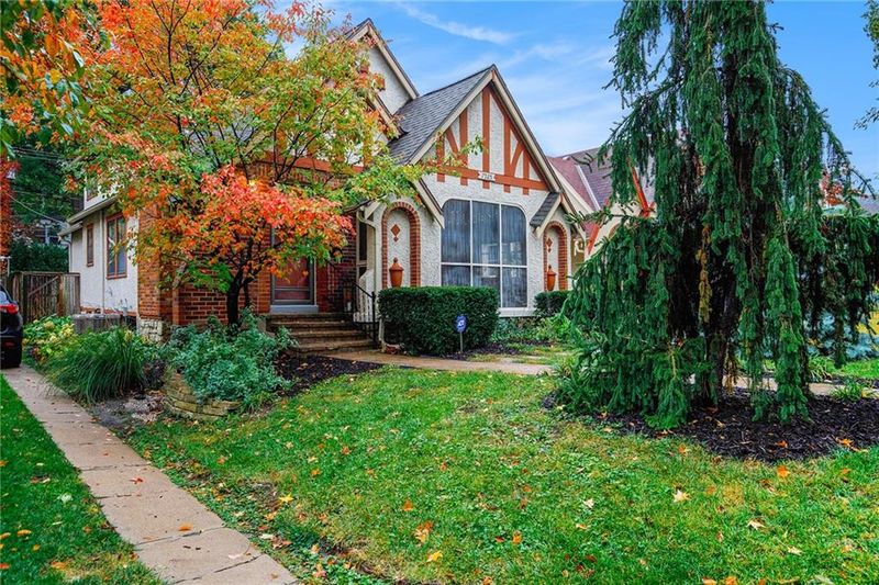 7525 Walnut St, Kansas City, MO 64114