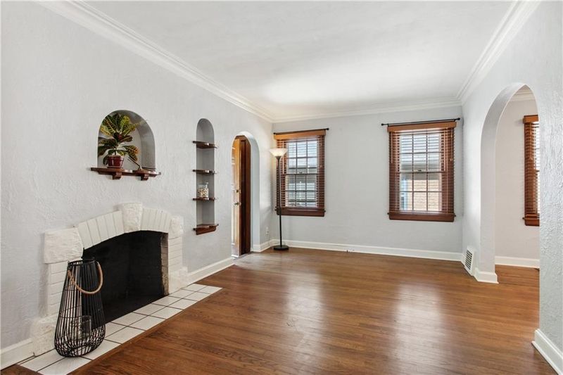 7319 Walnut St, Kansas City, MO 64114