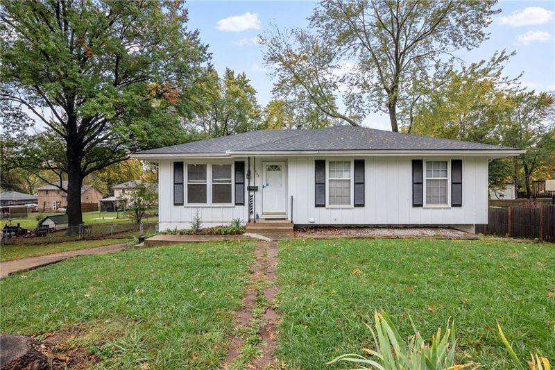 8705 E 110th Ter, Kansas City, MO 64134