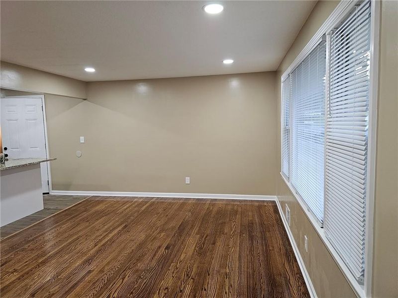 3821 E 72nd St, Kansas City, MO 64132