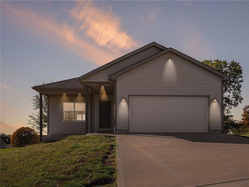 4908 S Hocker Rd, Kansas City, MO 64136