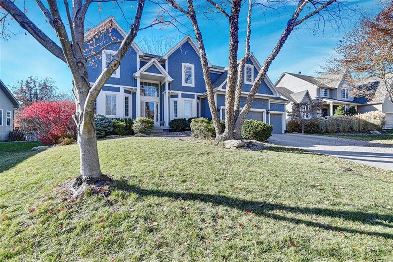 13732 Bond St, Overland Park, KS 66221