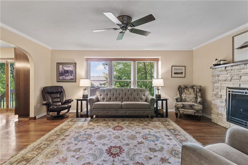 4516 NE Webster Dr, Lee's Summit, MO 64064