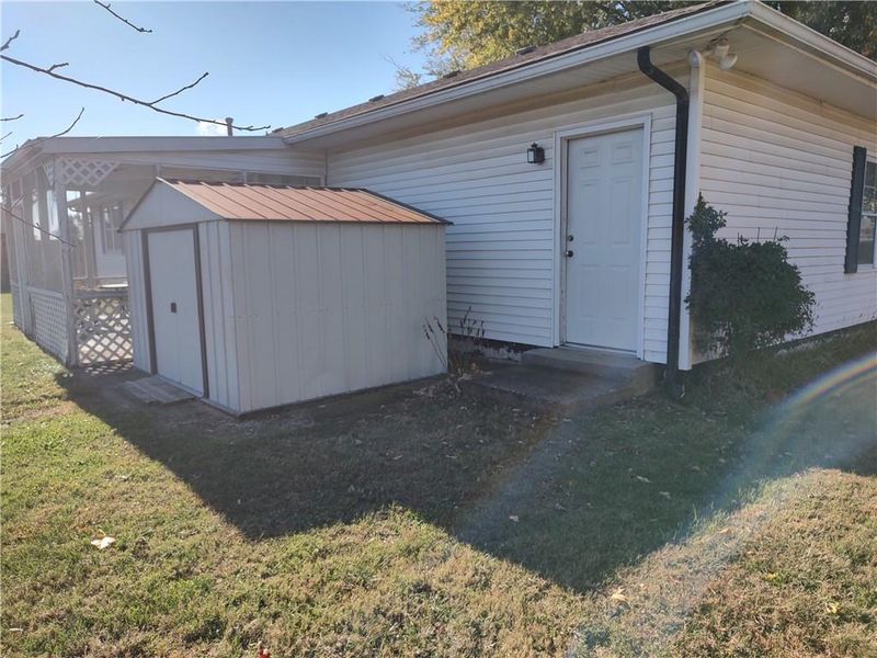 685 N Allen St, Independence, MO 64050