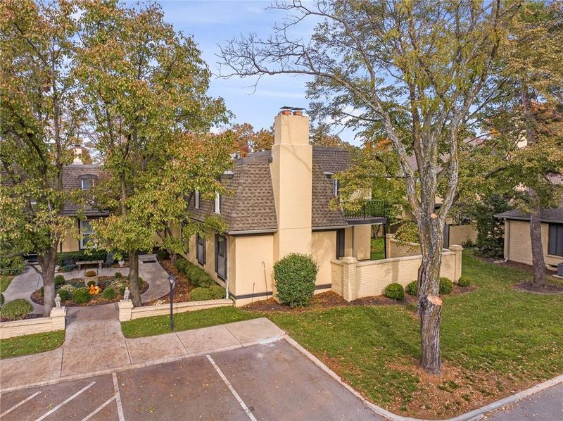 6708 W 109th Unit "d" St #D, Overland Park, KS 66211
