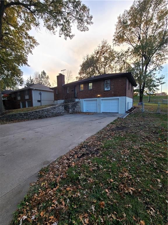 3316 S Hocker Ave, Independence, MO 64055