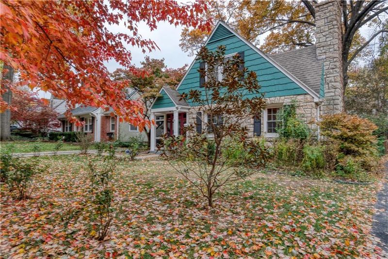 6840 Cherry St, Kansas City, MO 64131